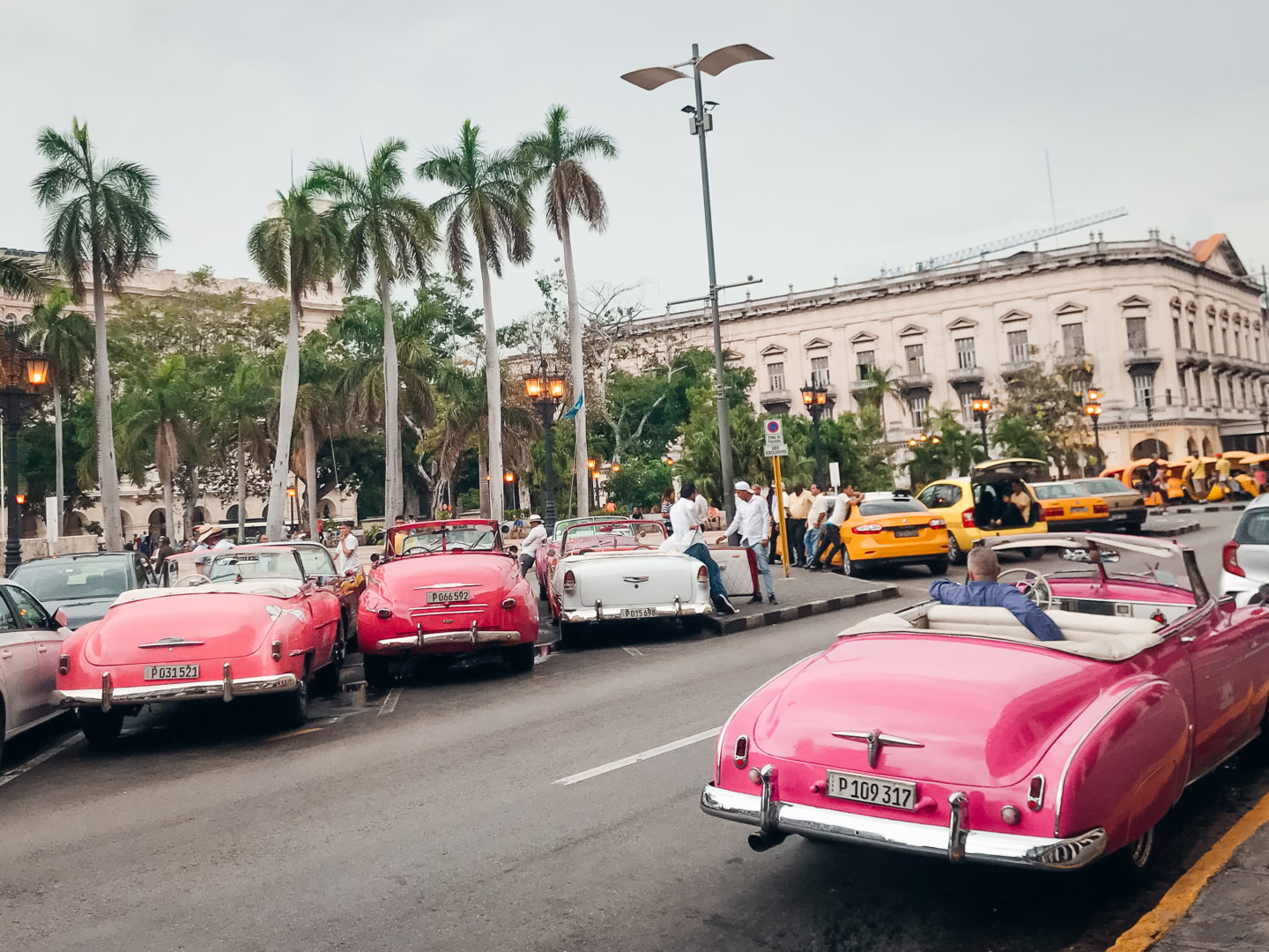 cuba cars and taxi